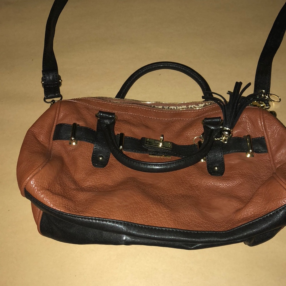 The detail on this bag is absolutely beautiful